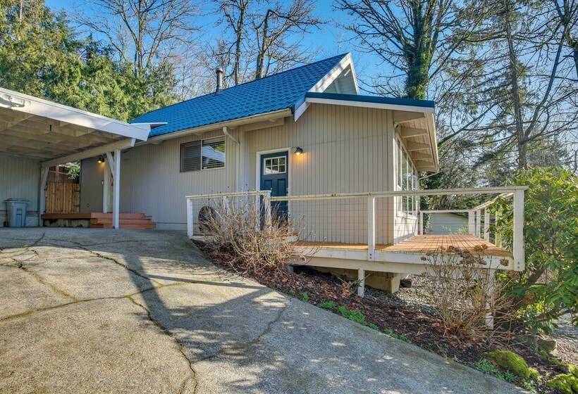 Renton Home W/ Fire Pit: Steps To Lake Access!