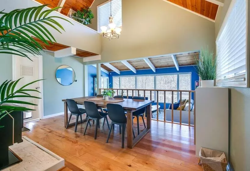 Renton Home W/ Fire Pit: Steps To Lake Access!