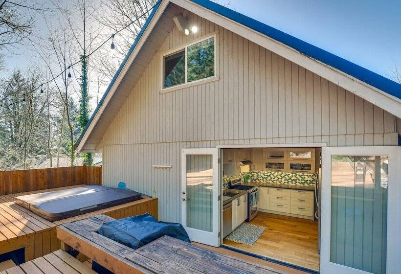 Renton Home W/ Fire Pit: Steps To Lake Access!