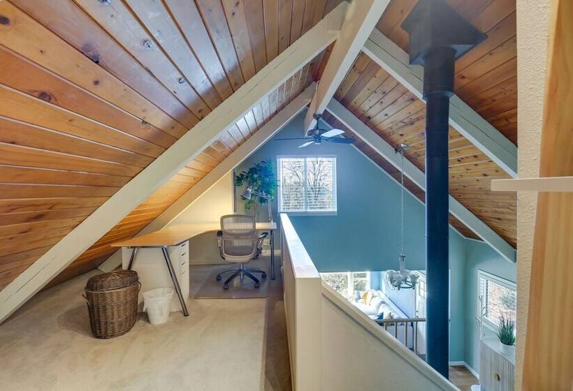 Renton Home W/ Fire Pit: Steps To Lake Access!