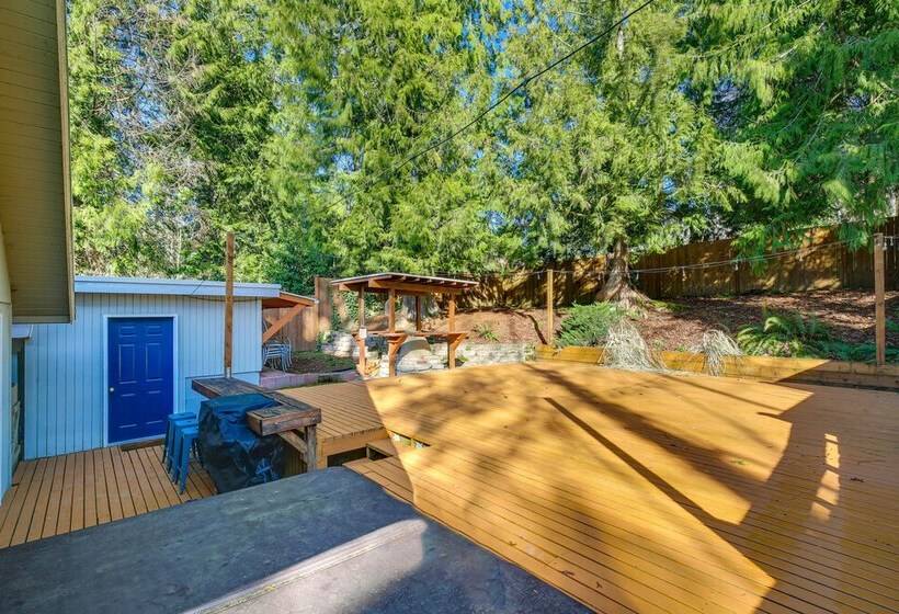Renton Home W/ Fire Pit: Steps To Lake Access!