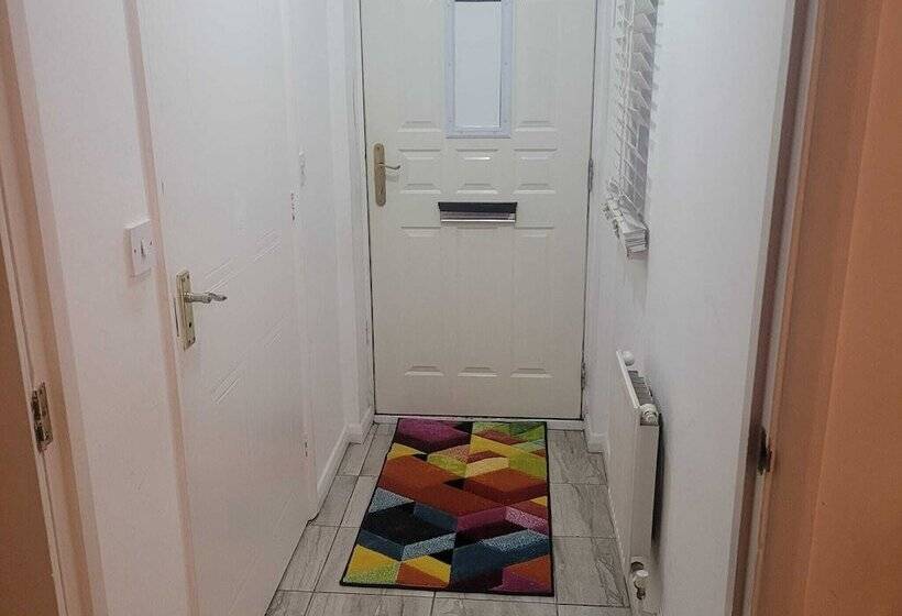 Резиденция Exquisite 3 Bed Royal Pearl Home In Greater London