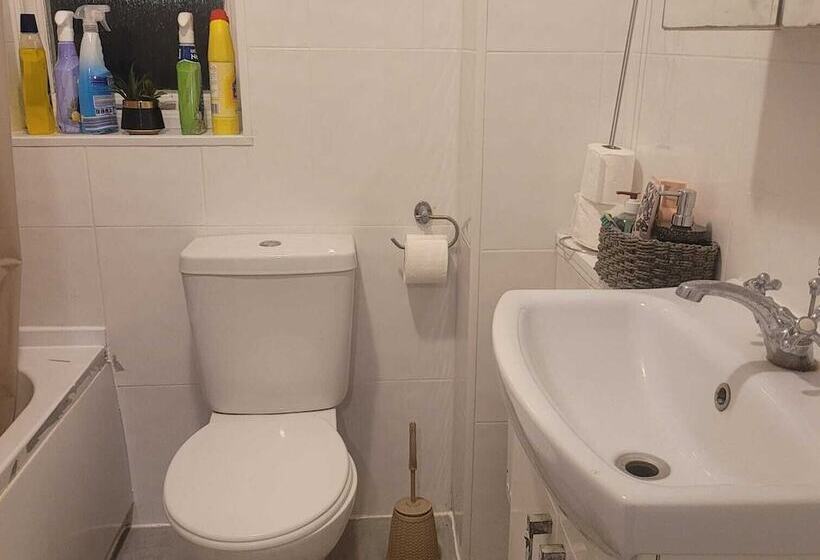 Резиденция Exquisite 3 Bed Royal Pearl Home In Greater London