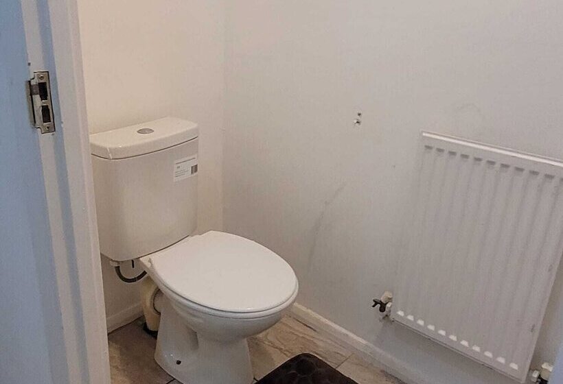 Резиденция Exquisite 3 Bed Royal Pearl Home In Greater London