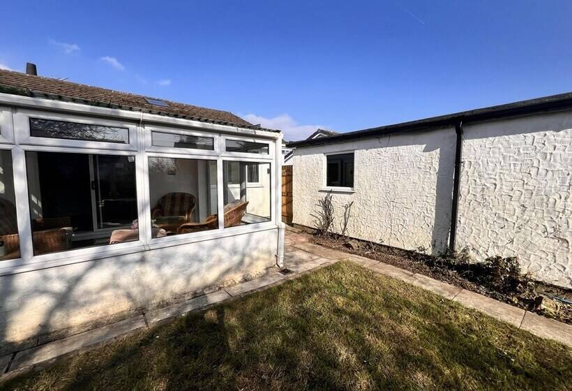 レジデンス Blue Sky  2 Bedroom Enclosed Garden Parking, Wifi