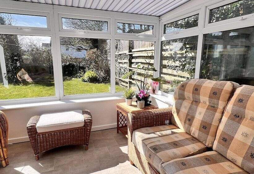 レジデンス Blue Sky  2 Bedroom Enclosed Garden Parking, Wifi