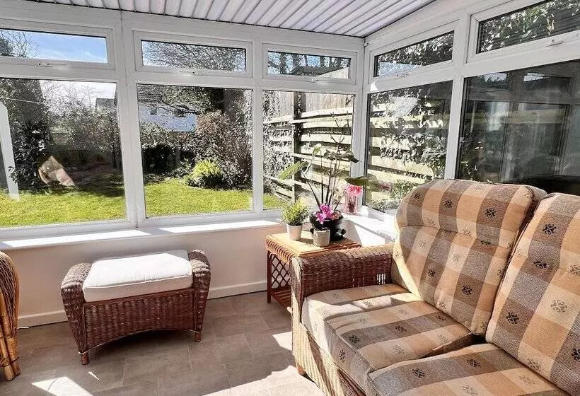 Residenssi Blue Sky  2 Bedroom Enclosed Garden Parking, Wifi