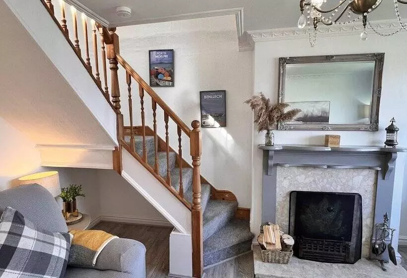 Residenssi Blue Sky  2 Bedroom Enclosed Garden Parking, Wifi