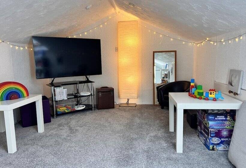 レジデンス Blue Sky  2 Bedroom Enclosed Garden Parking, Wifi