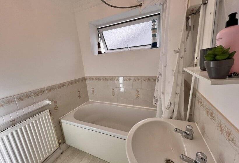 レジデンス Blue Sky  2 Bedroom Enclosed Garden Parking, Wifi