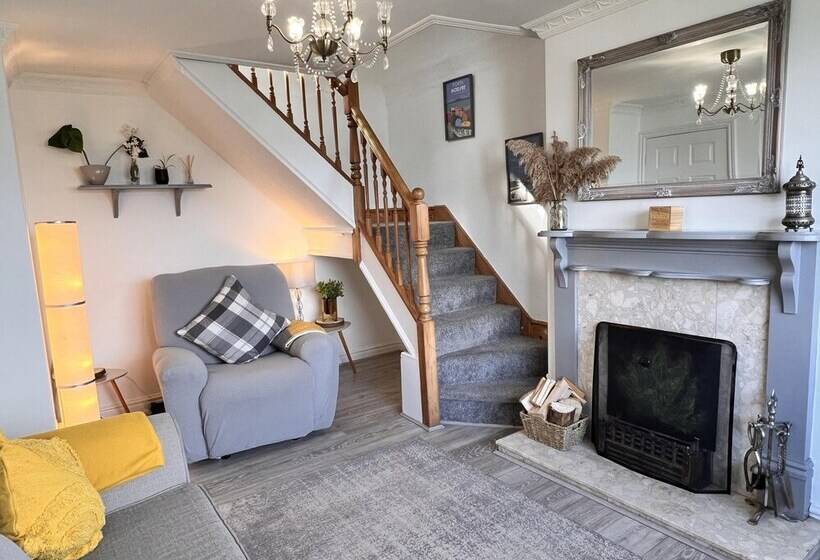 レジデンス Blue Sky  2 Bedroom Enclosed Garden Parking, Wifi