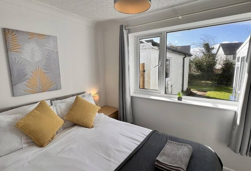 レジデンス Blue Sky  2 Bedroom Enclosed Garden Parking, Wifi