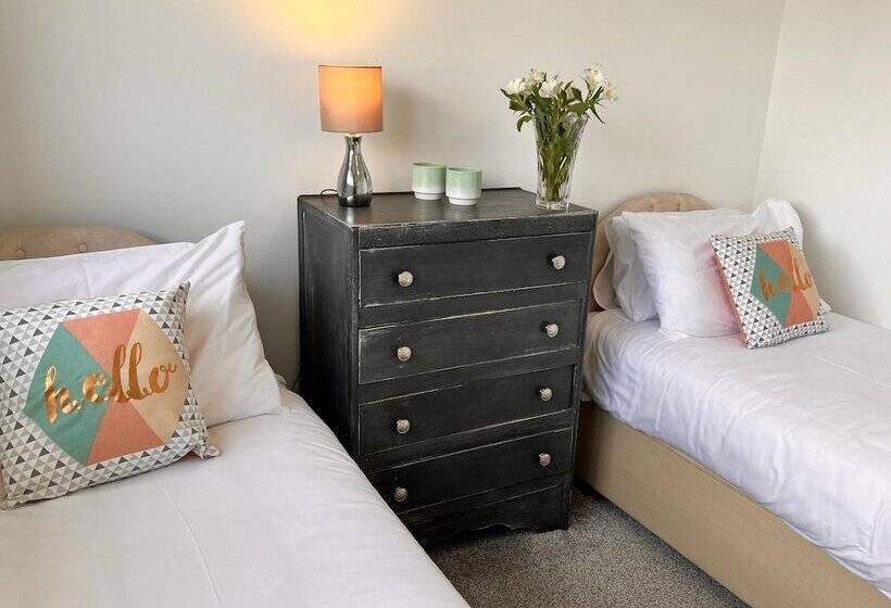 レジデンス Blue Sky  2 Bedroom Enclosed Garden Parking, Wifi