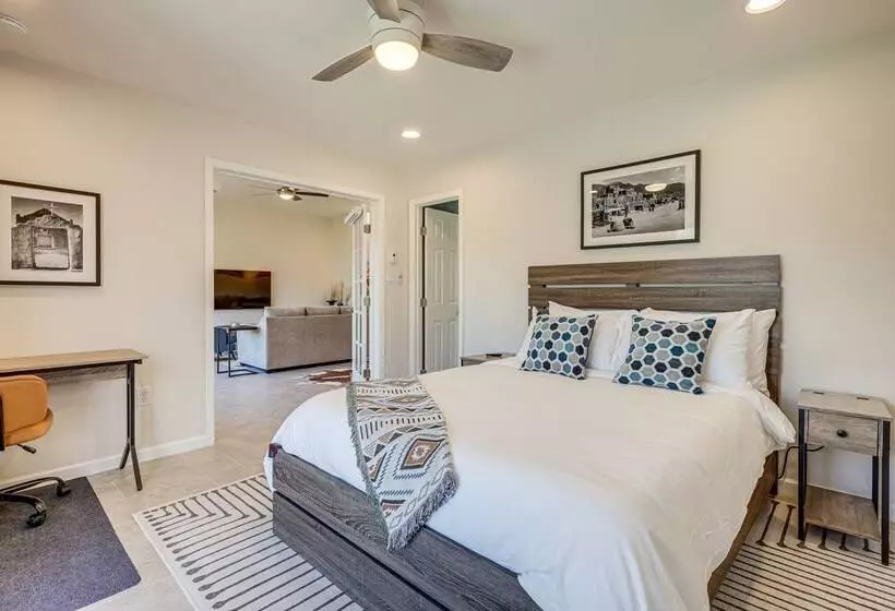 Taos Home W/ Private Hot Tub, Sauna & Gas Grill!