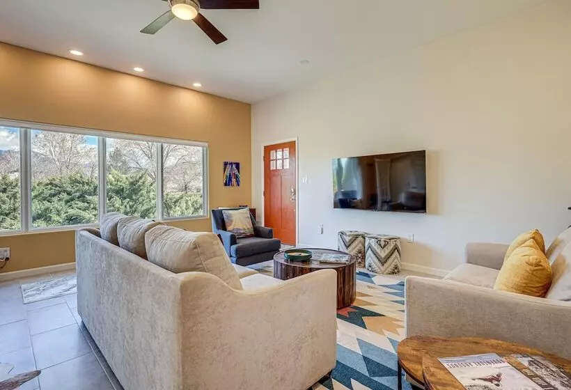 Taos Home W/ Private Hot Tub, Sauna & Gas Grill!
