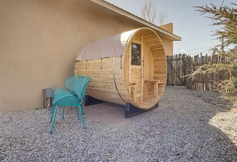 Taos Home W/ Private Hot Tub, Sauna & Gas Grill!