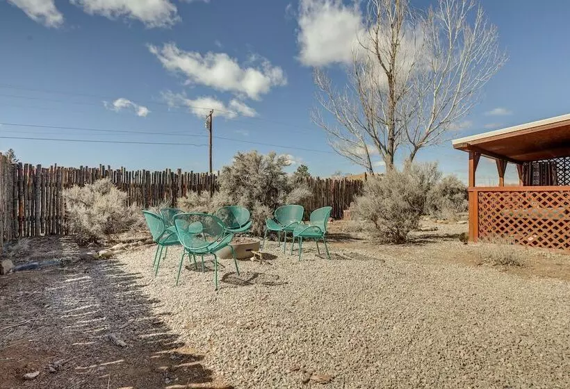 Taos Home W/ Private Hot Tub, Sauna & Gas Grill!
