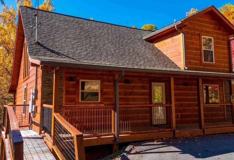 Whispering Pines Retreat By Ghosal Luxury Lodging