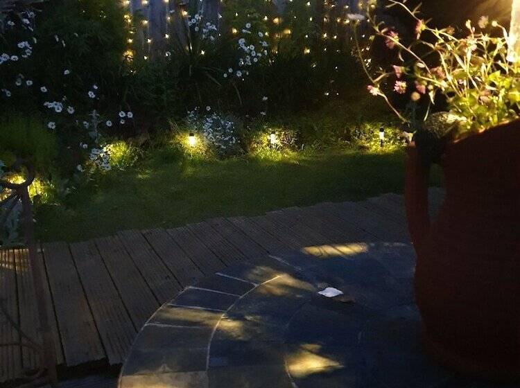 ペンション Tropical Garden Oasis Rooms