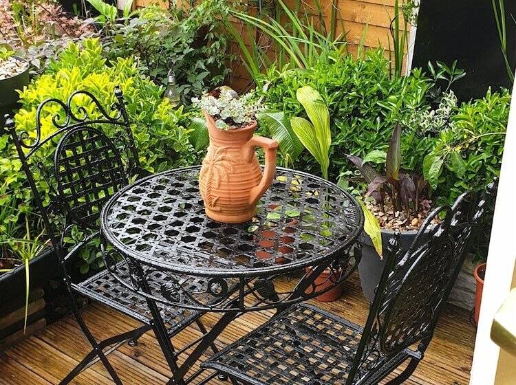 ペンション Tropical Garden Oasis Rooms