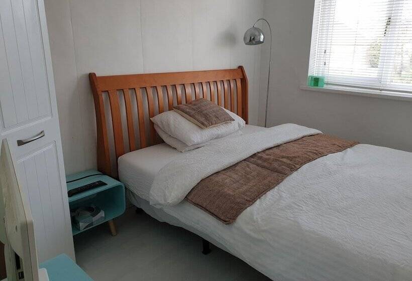 ペンション Tropical Garden Oasis Rooms