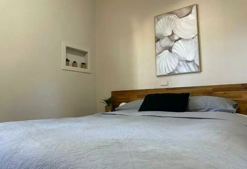 Acacia Motel
