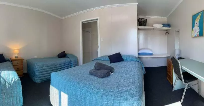 Acacia Motel