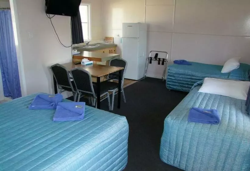 Acacia Motel