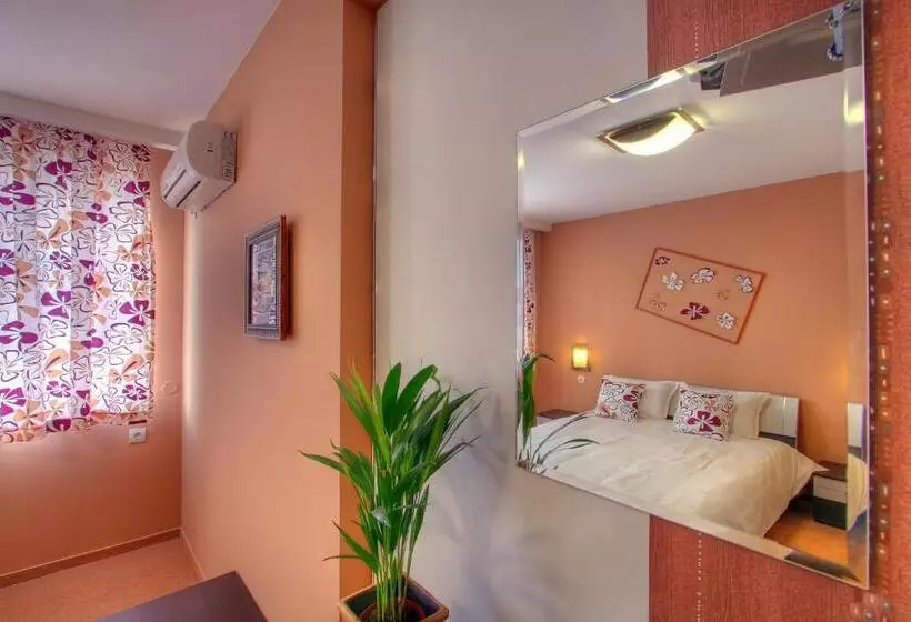 Family Hotel Mania