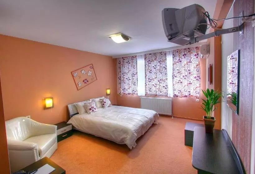 Family Hotel Mania