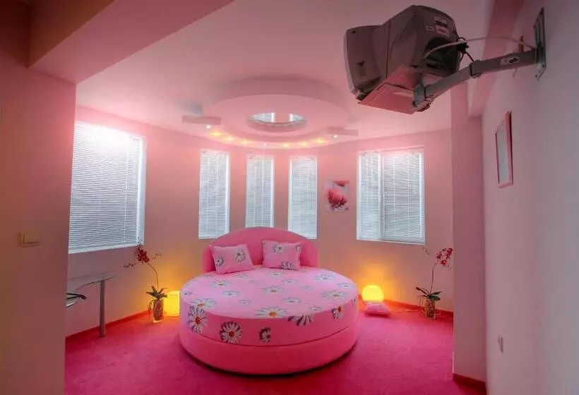 Family Hotel Mania