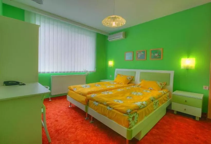 Family Hotel Mania