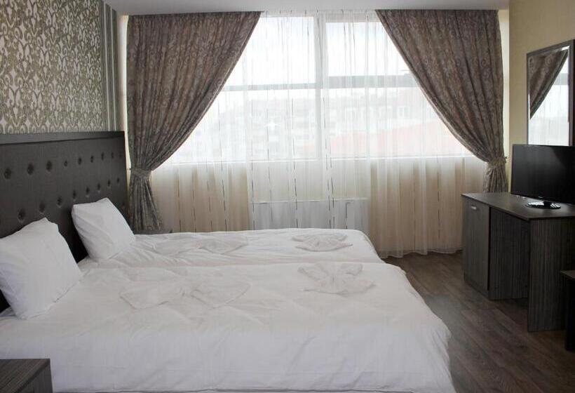 Family Hotel Silistra