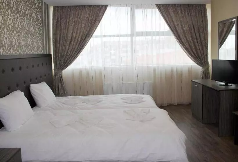 Family Hotel Silistra