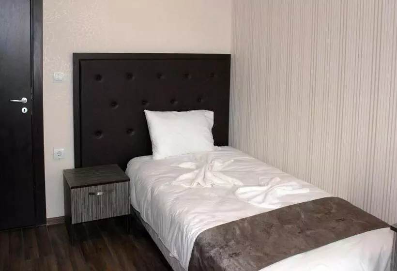 Family Hotel Silistra