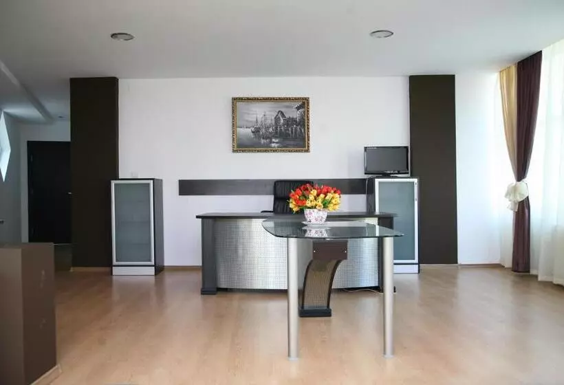 Family Hotel Silistra