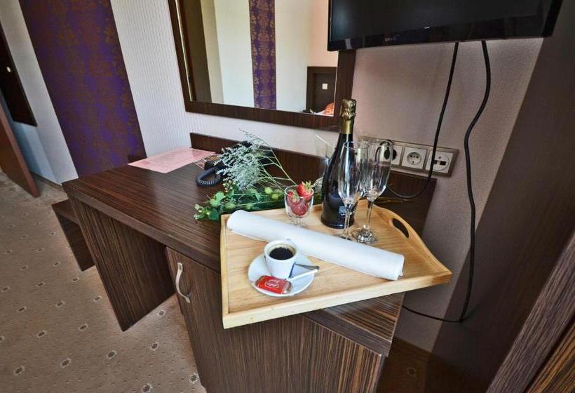 酒店 Eleganza Family