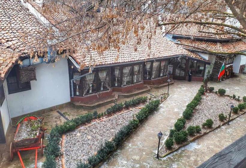 هتل Khan Staria Dobrich Family