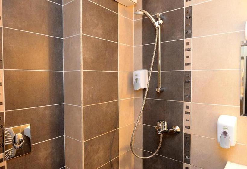 هتل Khan Staria Dobrich Family