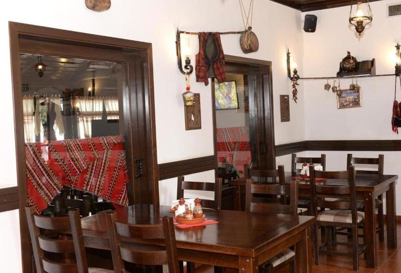 هتل Khan Staria Dobrich Family