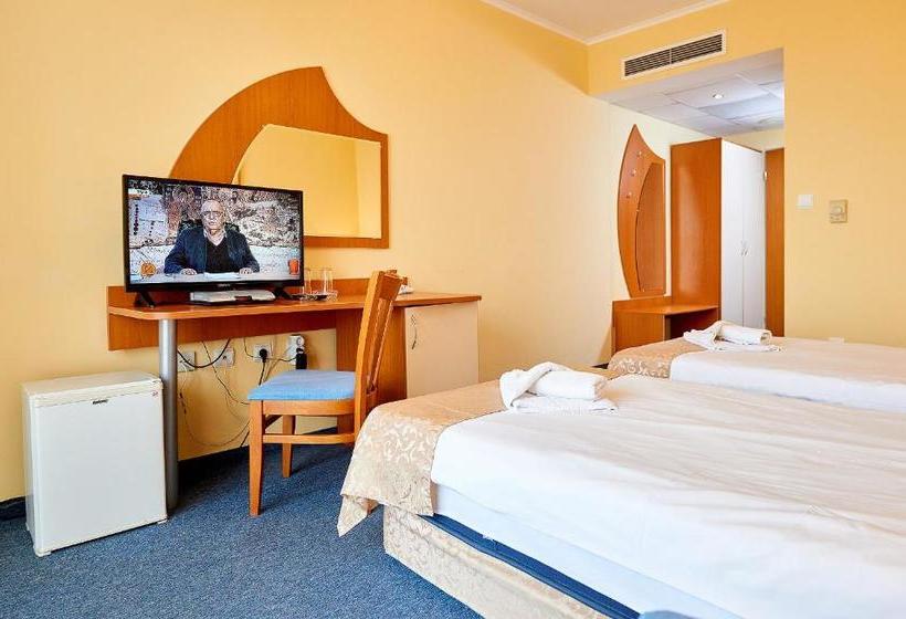 Paradise Hotel & Relax Center