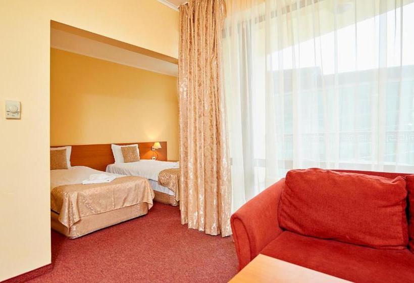 Paradise Hotel & Relax Center