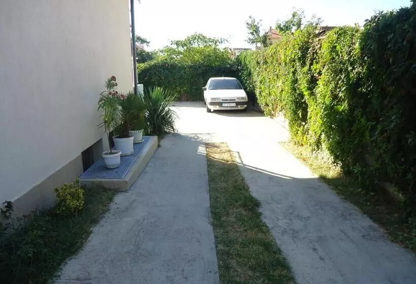 هتل Pension Ruskovi Guesthouse