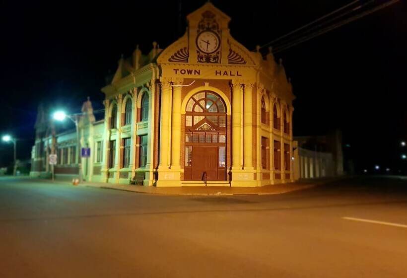 Мотель Suites On Avon