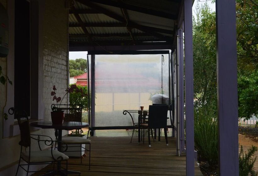 Мотель Suites On Avon