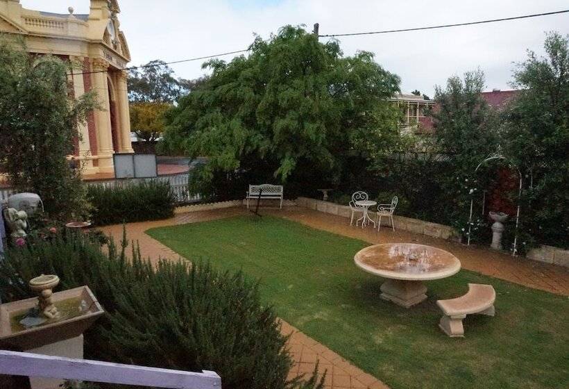 Мотель Suites On Avon