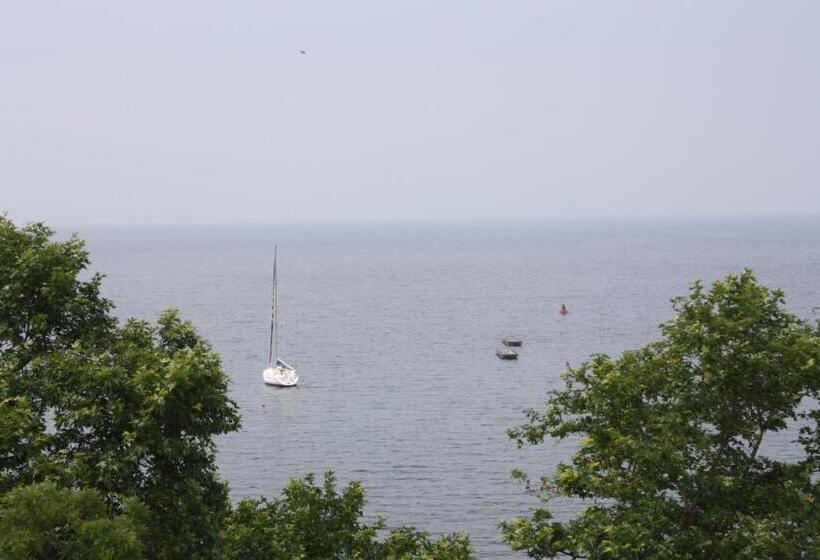 Paradise Hotel & Relax Center