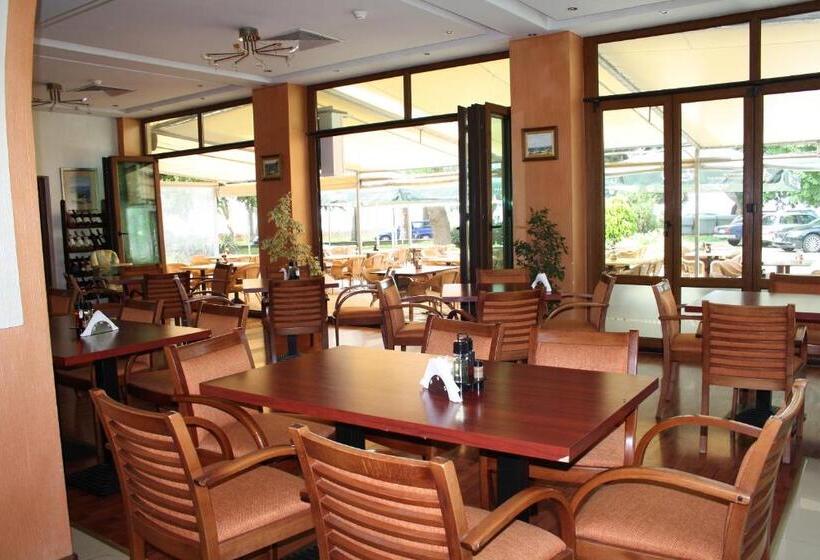 Paradise Hotel & Relax Center