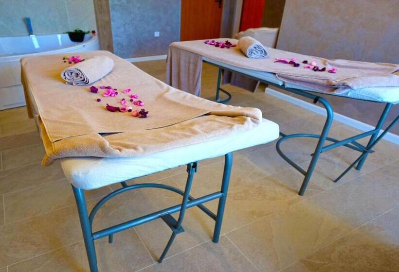 Paradise Hotel & Relax Center