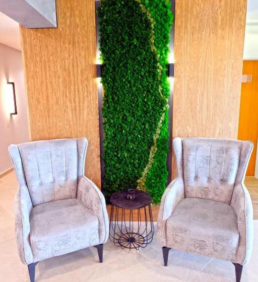 Paradise Hotel & Relax Center